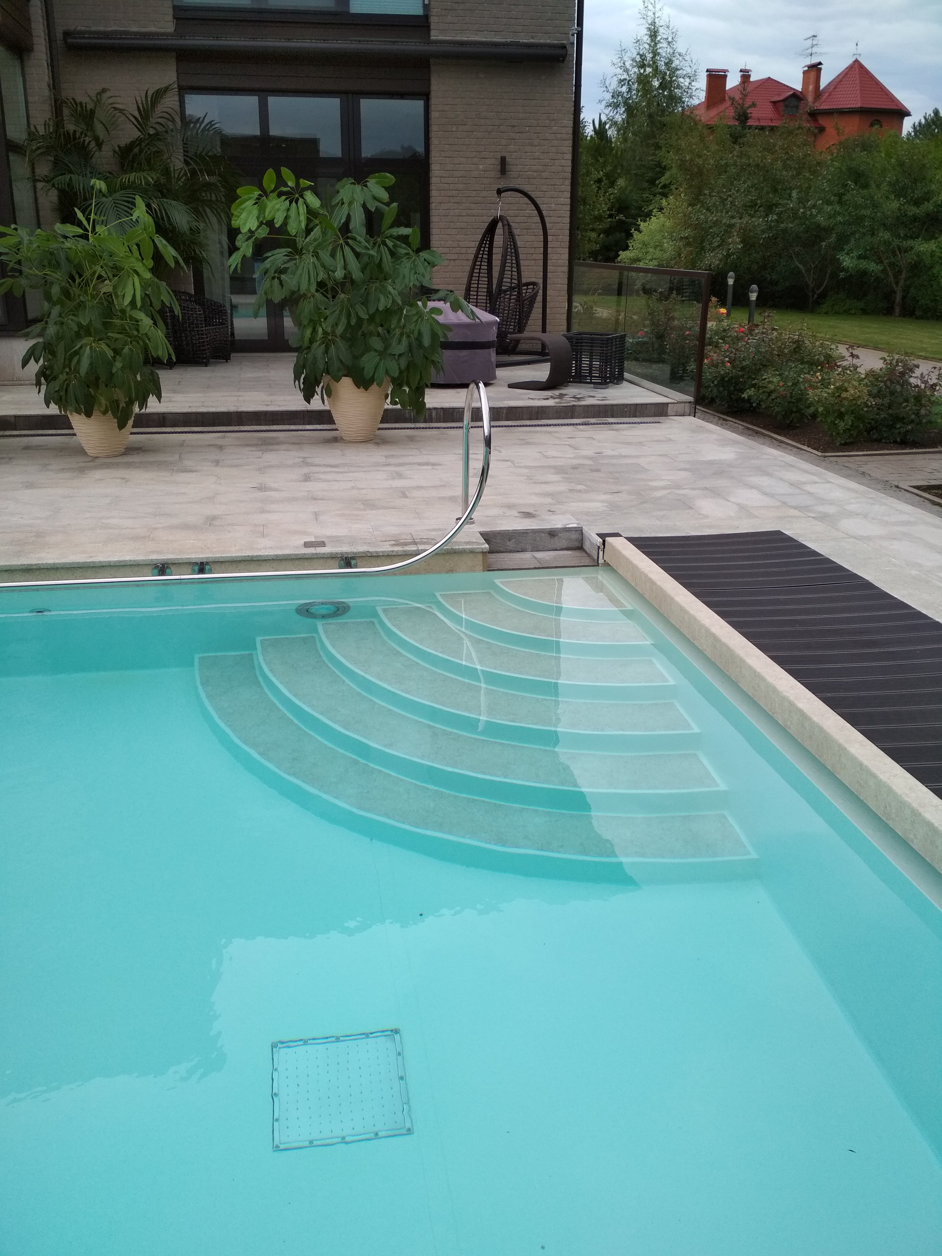 Бассейн облицован пленкой ALKORPLAN